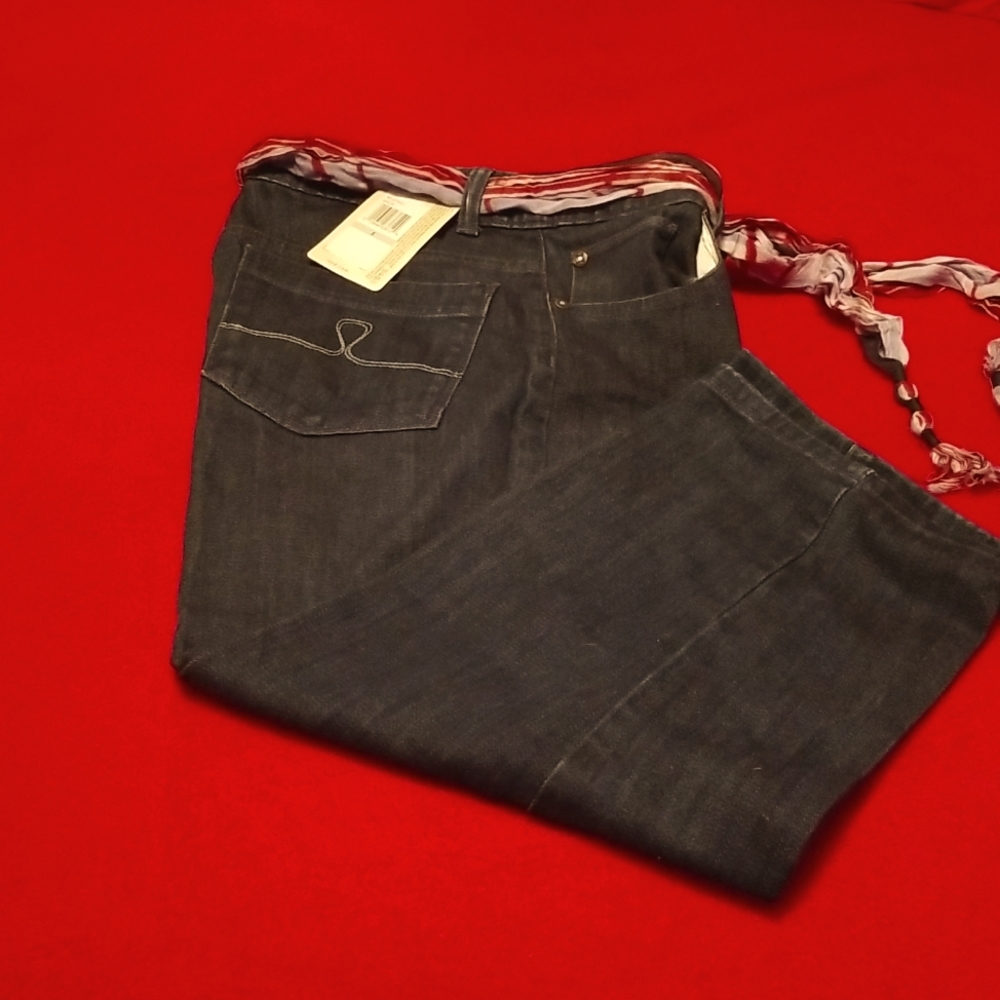 IZOD Stretch Denim Capris, NWT, size 8